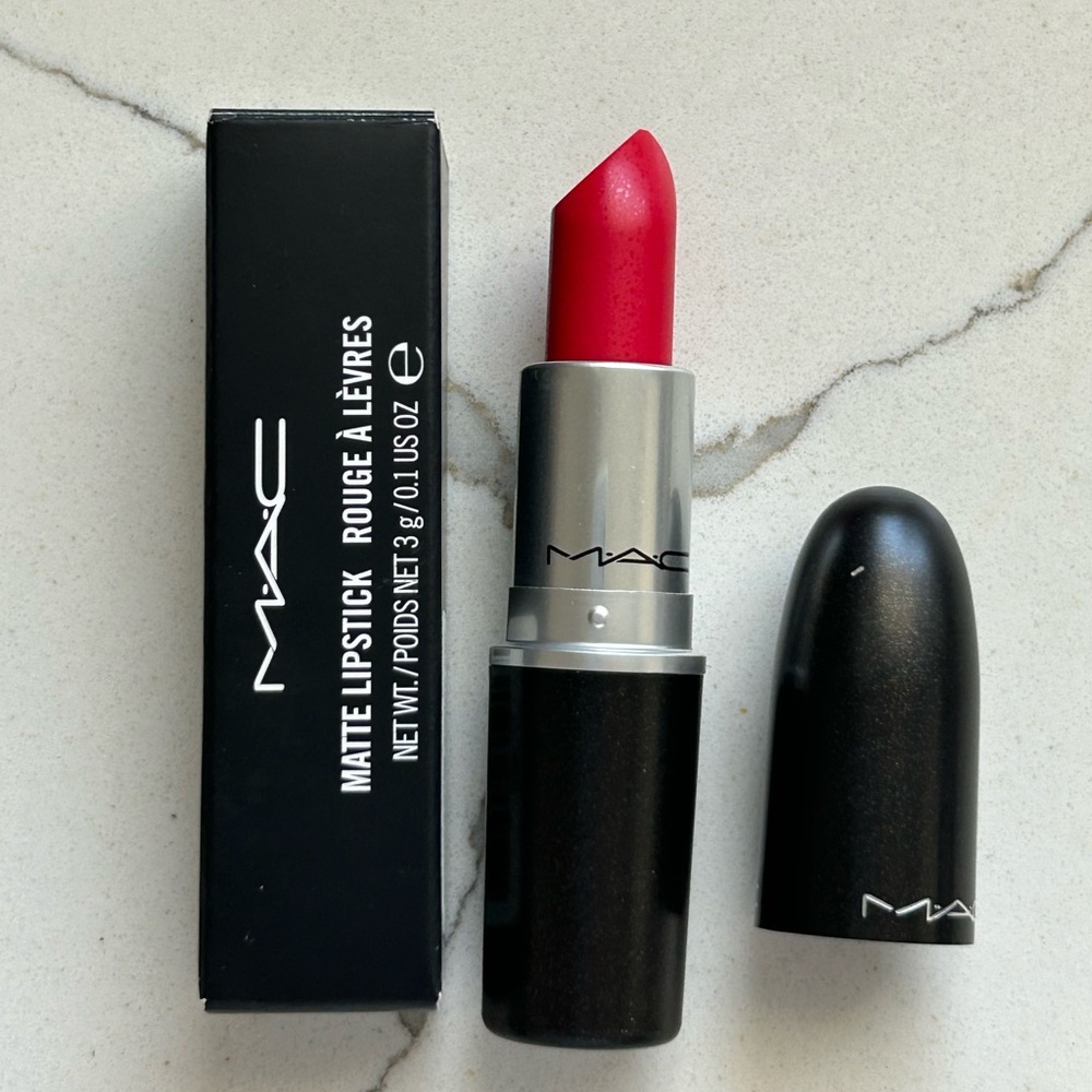 MAC Cosmetics Matte Lipstick - Bright pink red - LA VIE EN ROUGE